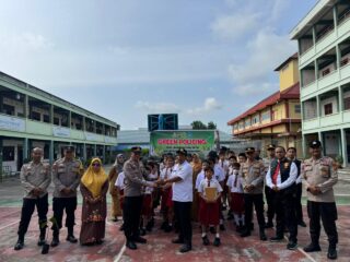 Polres Kepulauan Meranti Gencarkan Green Policing, Tanam Pohon dan Edukasi Lingkungan di Sekolah