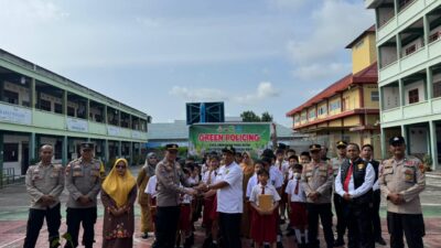 Polres Kepulauan Meranti Gencarkan Green Policing, Tanam Pohon dan Edukasi Lingkungan di Sekolah