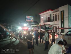 Laporan warga di Jam Rawan, Damkar dan PLN Pelalawan Respon Cepat Amankan Ruko yang Nyaris Terbakar