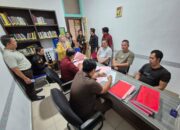 KEJAKSAAN NEGERI KEPULAUAN MERANTI MENERIMA PENYERAHAN TERSANGKA DAN BARANG BUKTI PERKARA DUGAAN TINDAK PIDANA KEHUTANAN