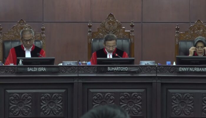 Gugatan Pilkada Melalui DPRD Ditolak MK, Kepala Daerah Tetap Dipilih Langsung oleh Rakyat